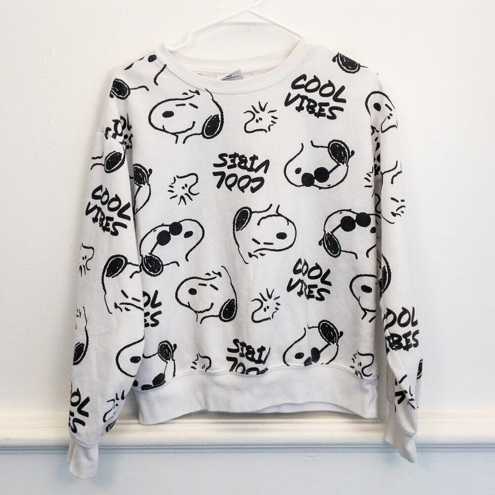 Peanuts Snoopy “Cool Vibes” Crewneck Sweatshirt | XS | White Graphic Pullover